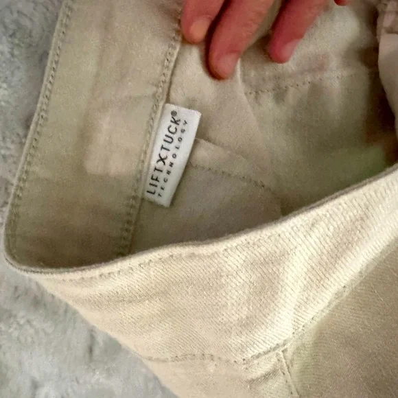 NWT- NYDJ Marilyn Straight Linen Pants in Feather
